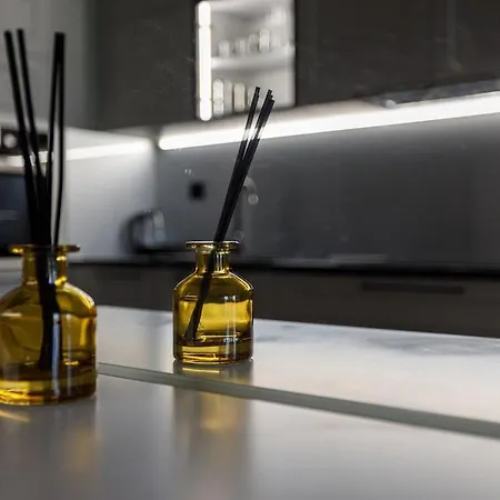 Close-urban Chic - Cozy And Modern Apartment- Jana Pawla Apartment Breslau