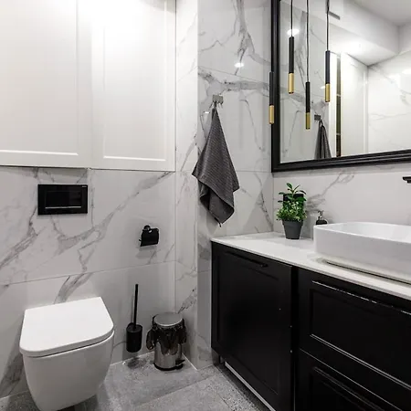 Apartment Close-urban Chic - Cozy And Modern Apartment- Jana Pawla Breslau