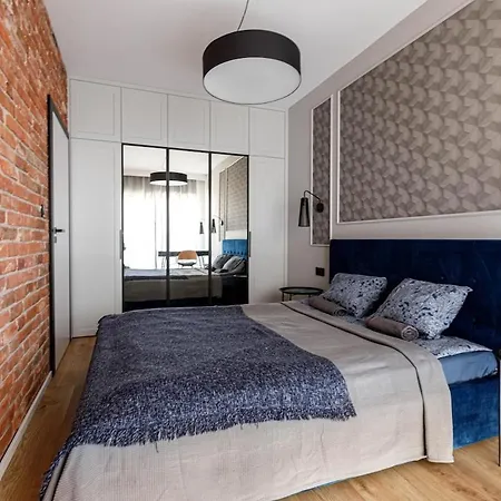 Close-urban Chic - Cozy And Modern Apartment- Jana Pawla Breslau