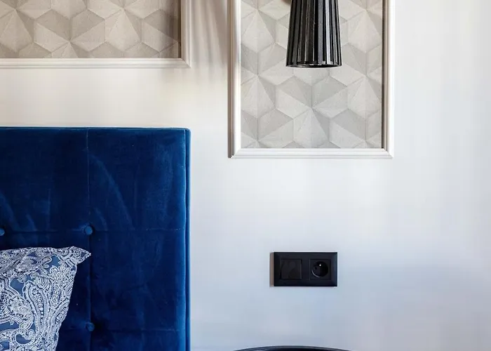 Close-urban Chic - Cozy And Modern Apartment- Jana Pawla *