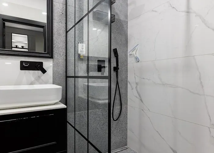 Close-urban Chic - Cozy And Modern Apartment- Jana Pawla